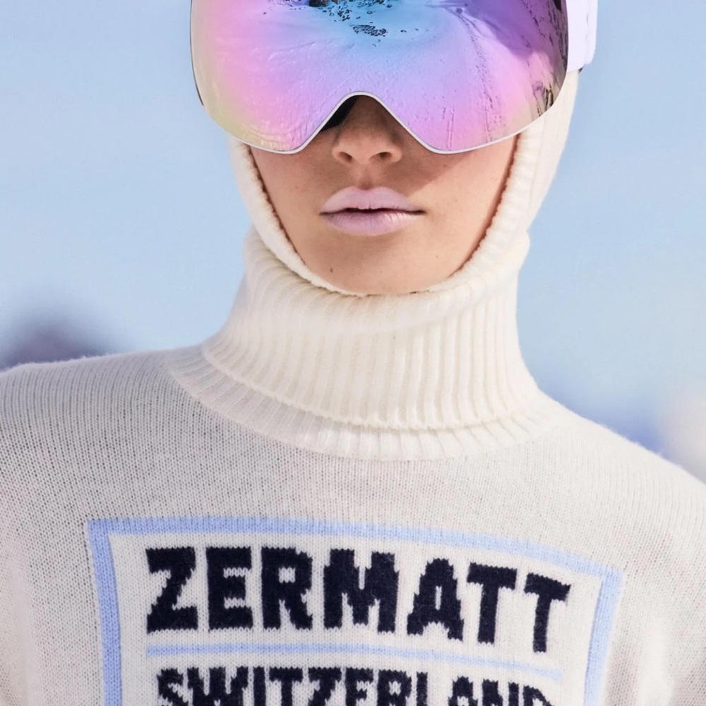 ZARA CASHMERE BLEND White Turtleneck Sweater with Zermatt Switzerland Design